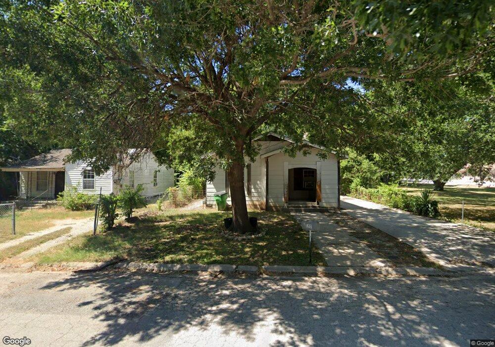 1513 Gribble St, Gainesville, TX 76240 - photo 1