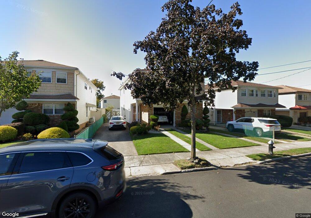 142 Woodbine Ave, Staten Island, NY 10314 - photo 1