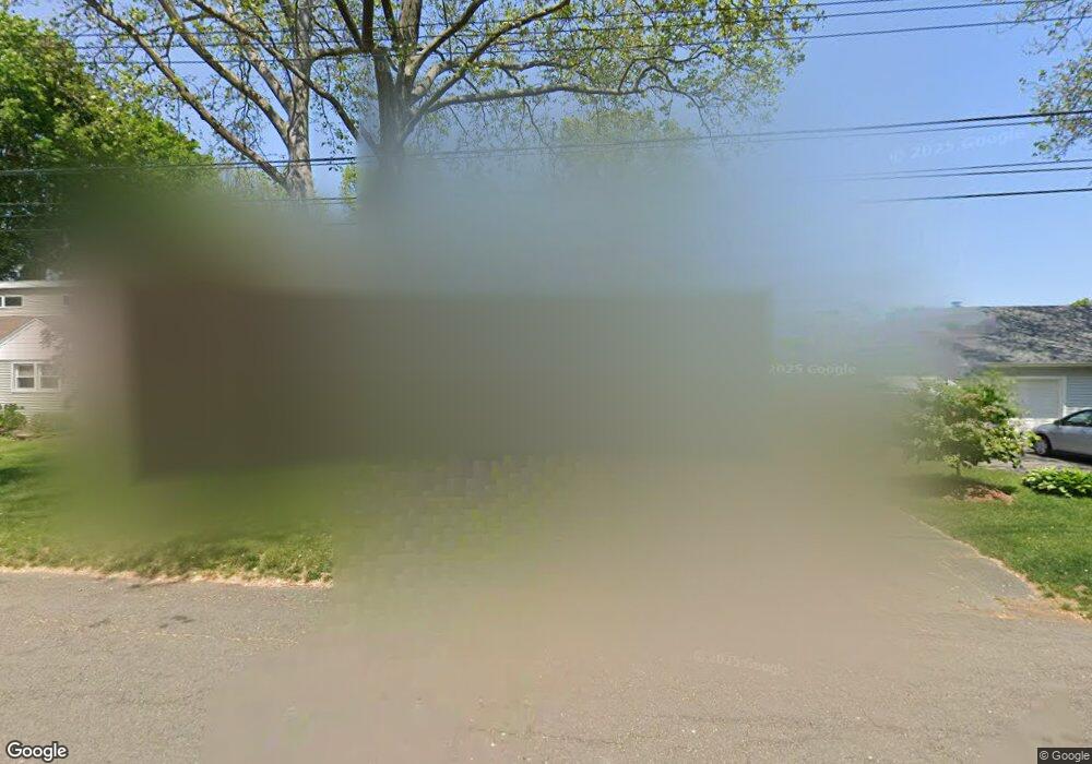 72 Elmsford Rd, Bridgeport, CT 06606 - photo 1