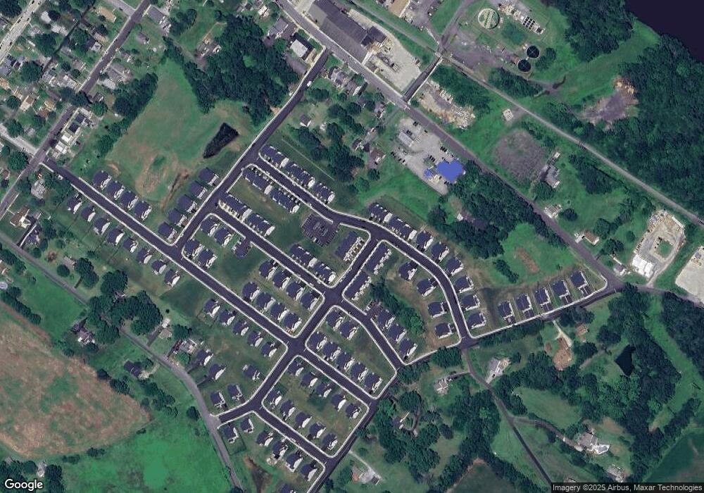 906 Magnolia Ln, Spring City, PA 19475 - photo 1