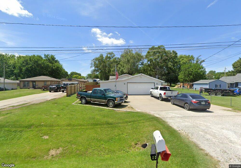 4370 NE 32nd Ct, Des Moines, IA 50317 - photo 1