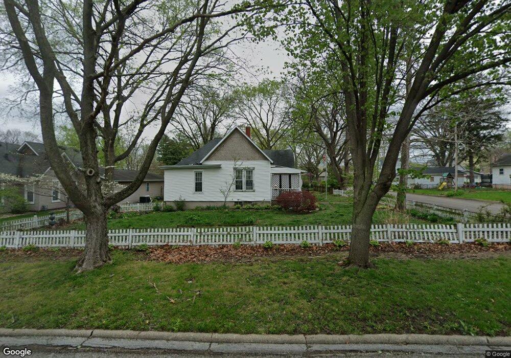 204 Grand Ave, Lincoln, IL 62656 - photo 1