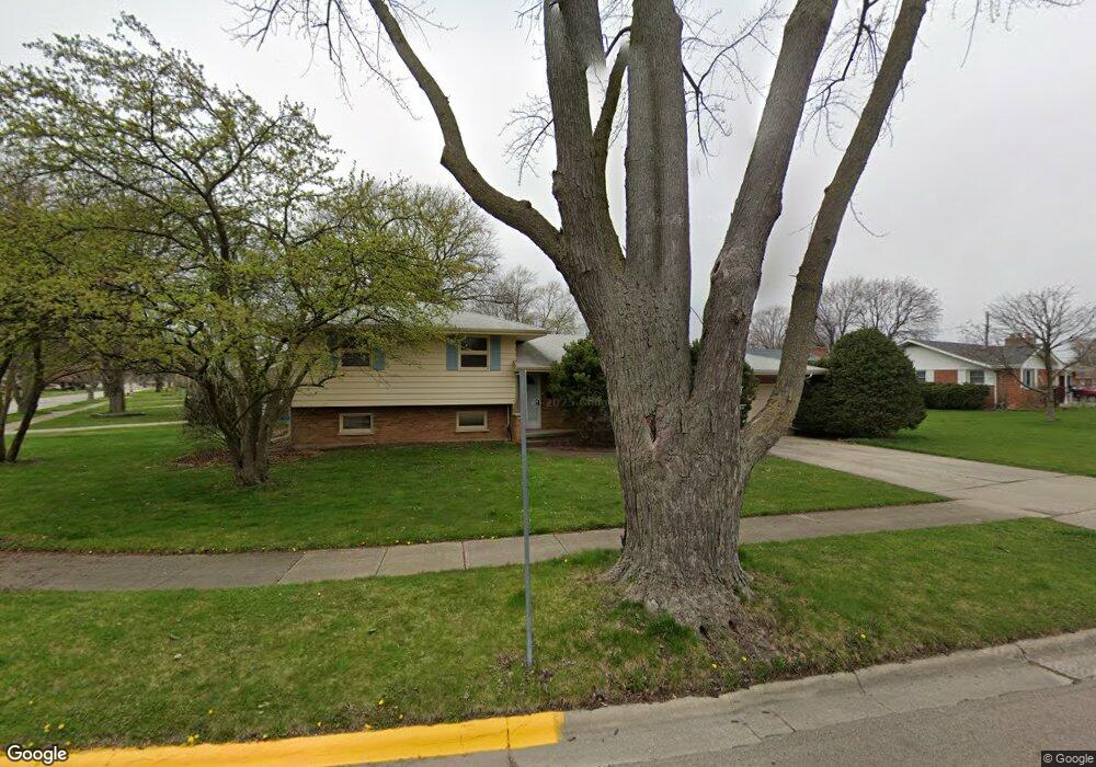 636 Seneca Dr, Aurora, IL 60506 - photo 1