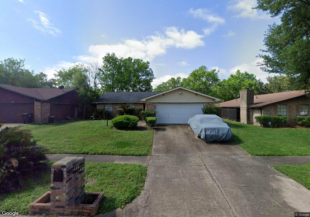 5923 Irish Hill Dr, Houston, TX 77053 - photo 1