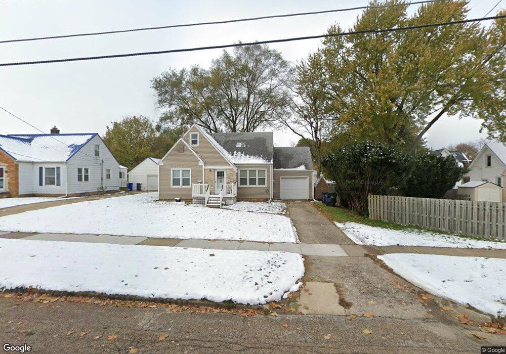 1914 2nd St SW, Cedar Rapids, IA 52404 - photo 1