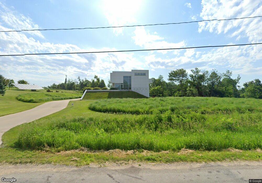 2040 44th St SE, Cedar Rapids, IA 52403 - photo 1