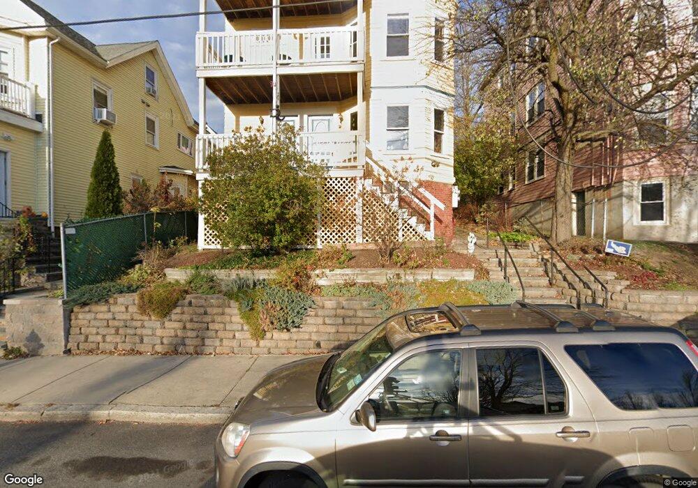 215 Summer St unit 1,215, Somerville, MA 02143 - photo 1