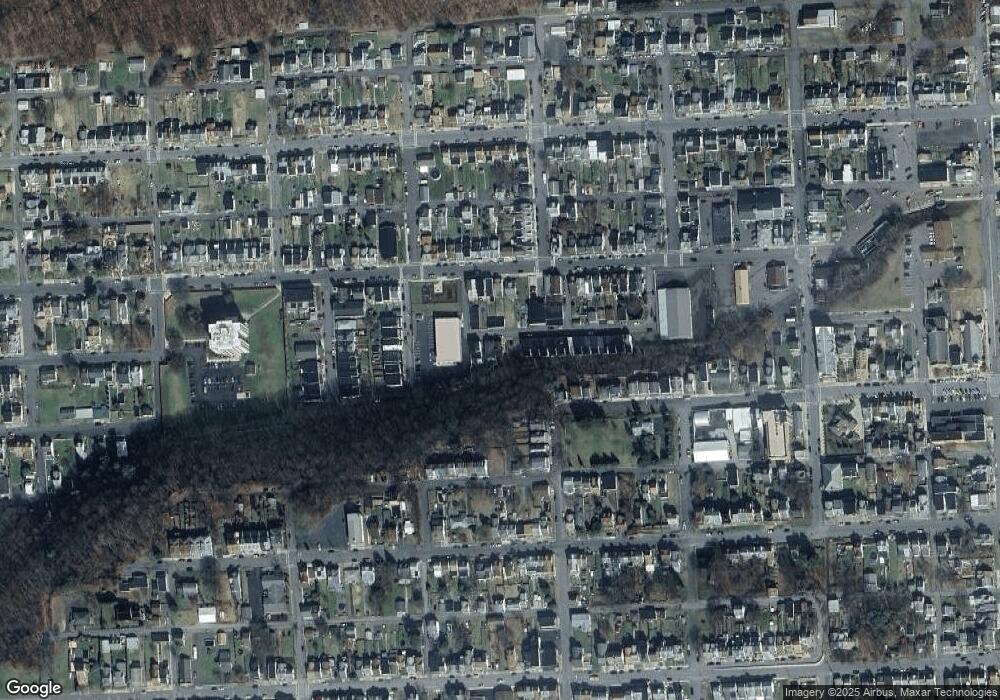 1122 W Lynn St, Coal Township, PA 17866 - photo 1