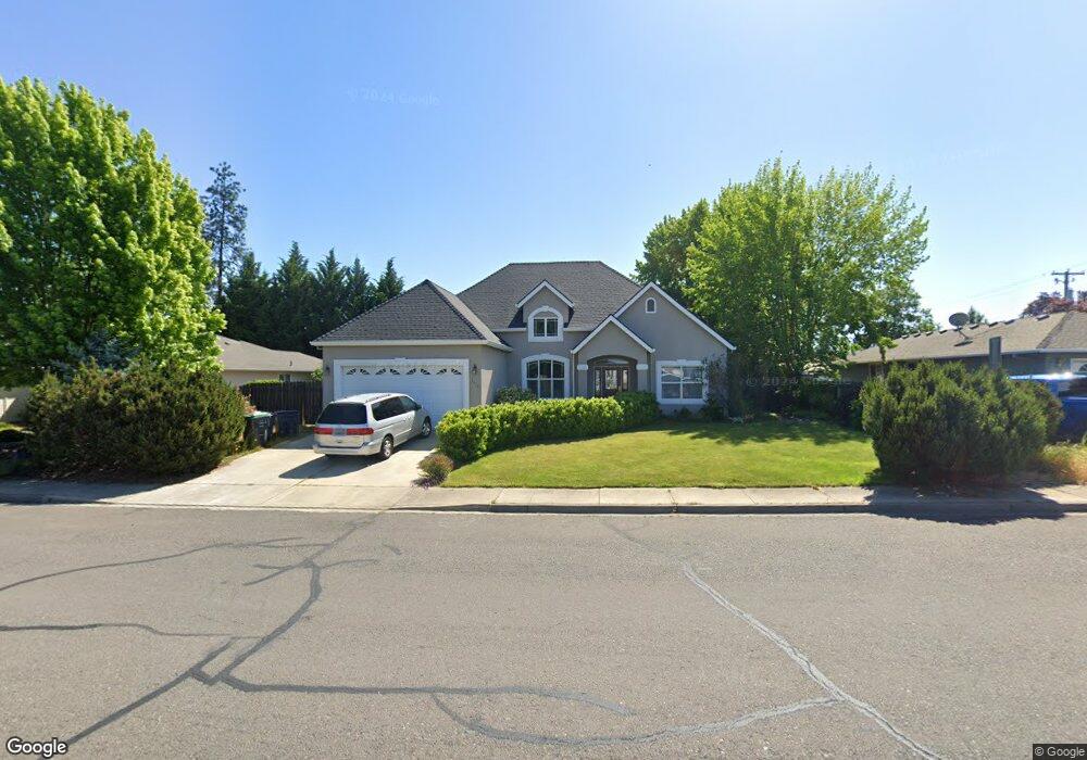 1410 Naples Dr, Central Point, OR 97502 - photo 1