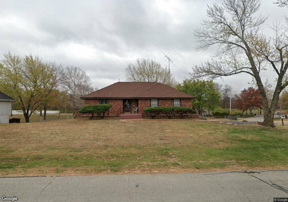 6925 Marion Dr, Shawnee, KS 66218 - photo 1