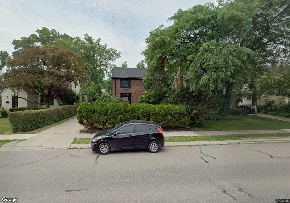 325 Moross Rd, Grosse Pointe Farms, MI 48236 - photo 1