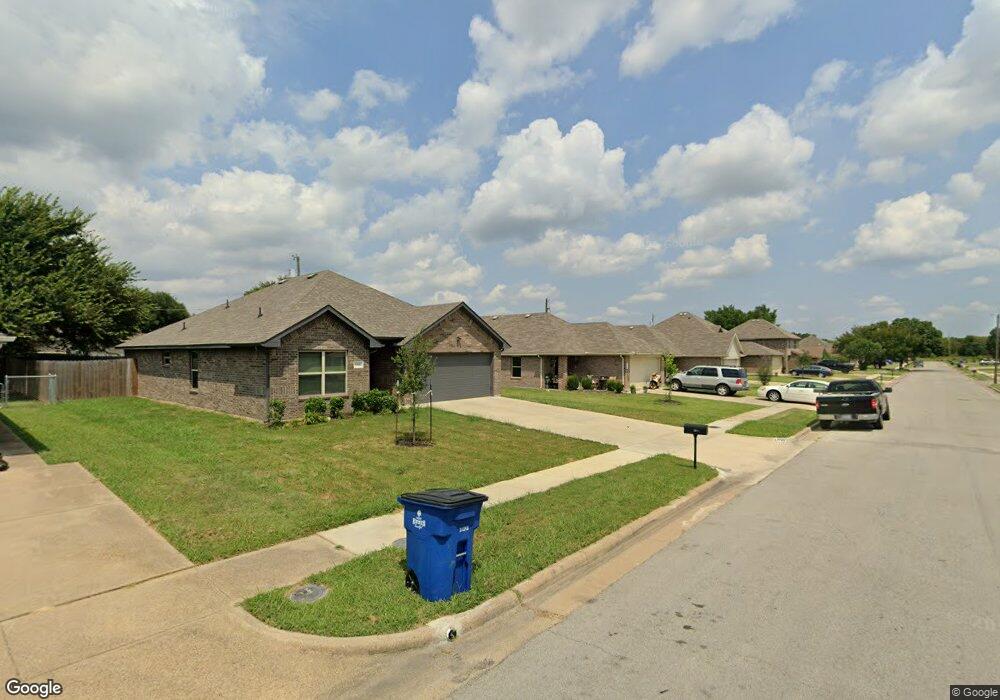 1402 Cardinal Dr, Ennis, TX 75119 - photo 1