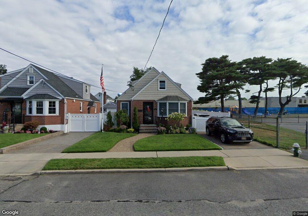 642 Gabriel Ave, Franklin Square, NY 11010 - photo 1