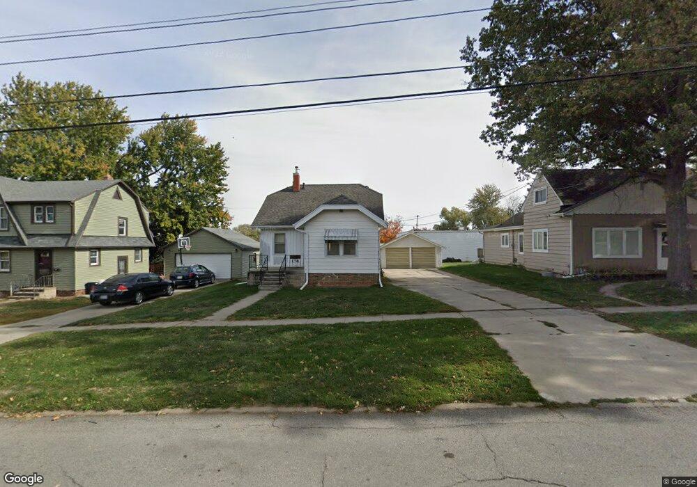 114 E 10th St S, Newton, IA 50208 - photo 1