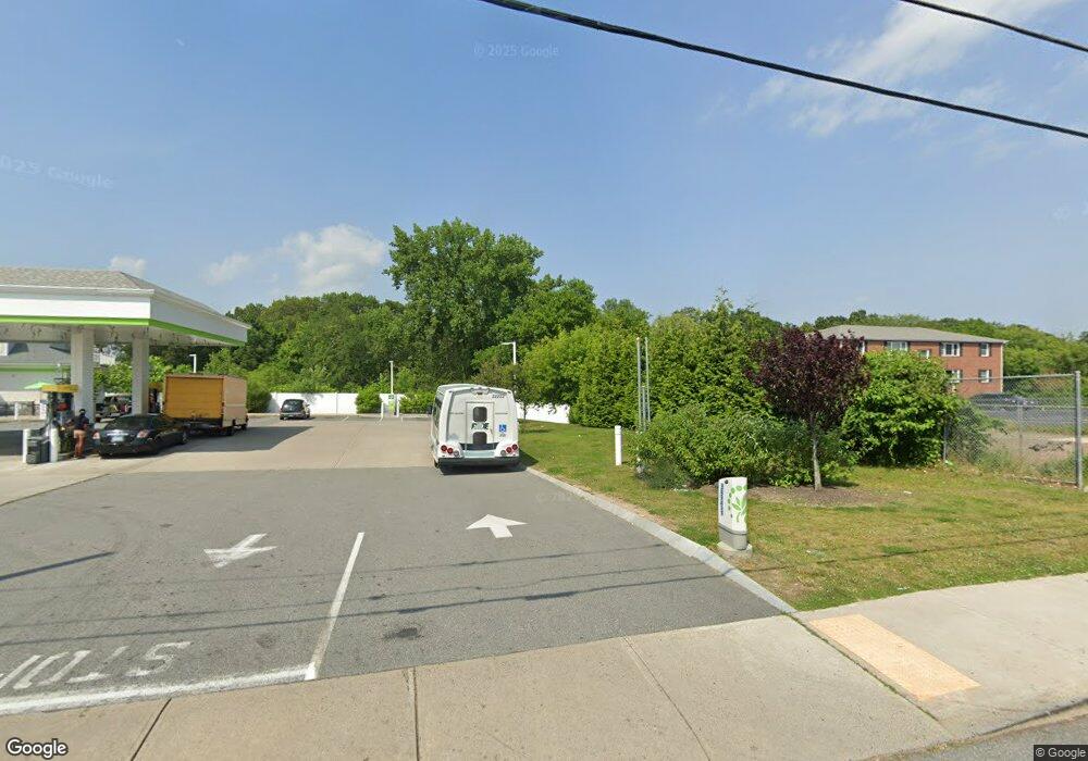 147 Reservoir Av (Saylesvi, Lincoln, RI 02865 - photo 1