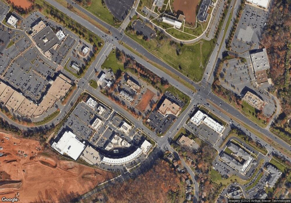 46404 Benedict Dr, Sterling, VA 20164 - photo 1