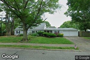 168 Sunflower Ln, Islandia, NY 11749