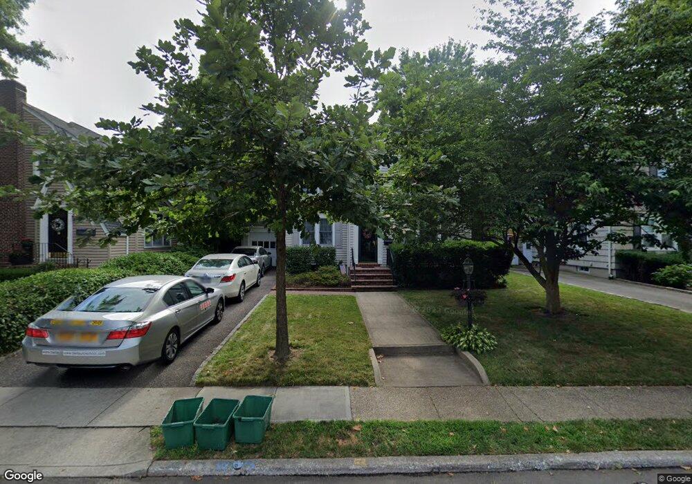 192 Bromleigh Rd, Garden City, NY 11530 - photo 1