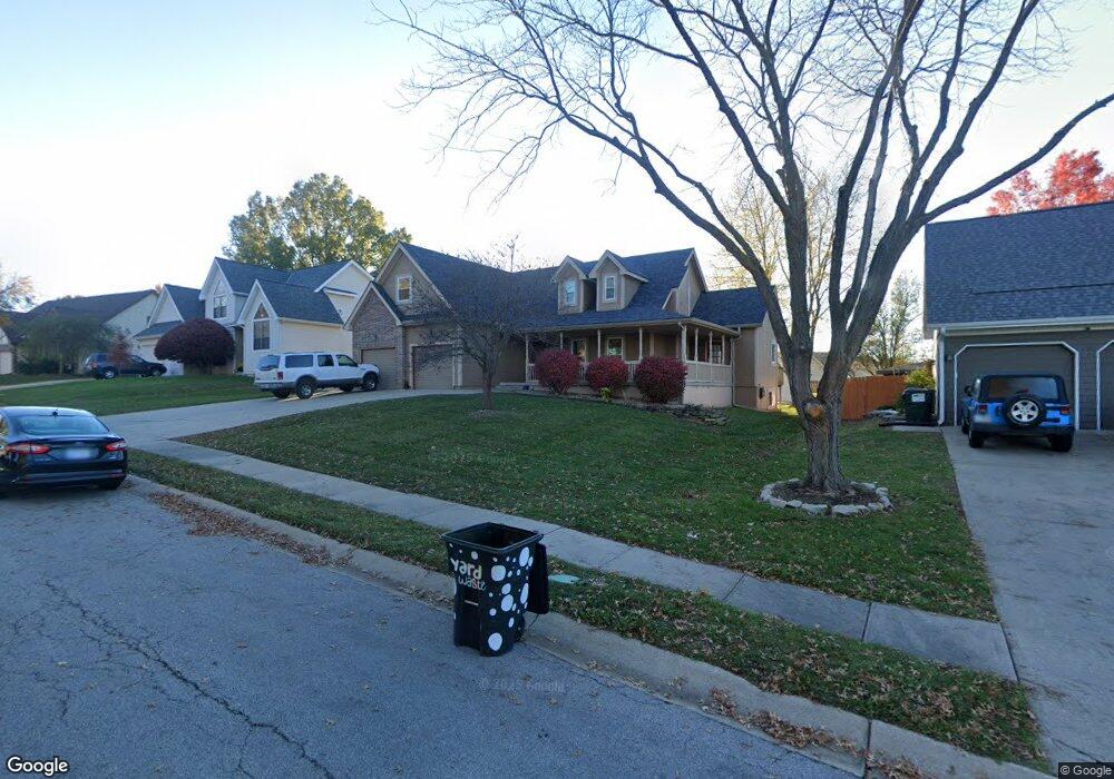 102 Southfork Rd, Lansing, KS 66043 - photo 1