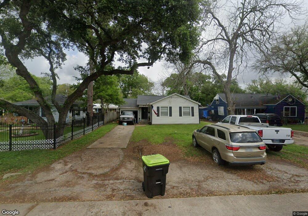 3215 8th St, Bay City, TX 77414 - photo 1