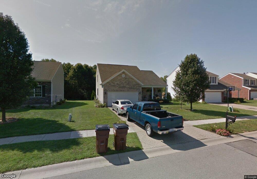 9008 Teak Dr, Louisville, KY 40228 - photo 1