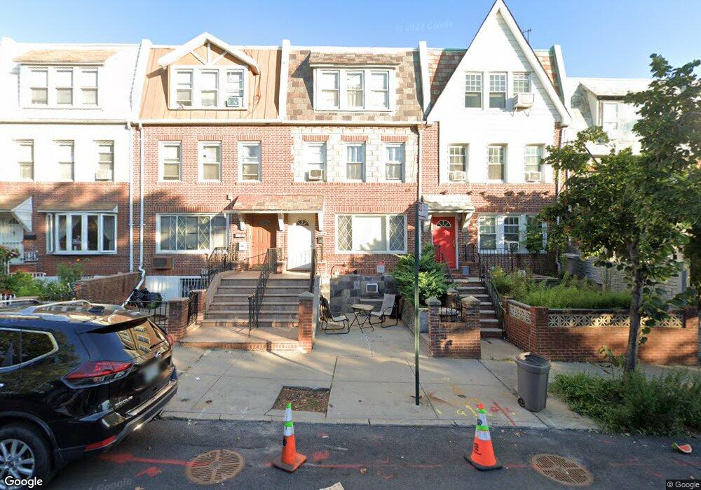 20-68 33 Rd St unit 3-FLR, New York City, NY 11105 - photo 1