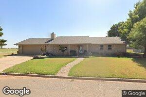 106 Bonham Dr, Cordell, OK 73632