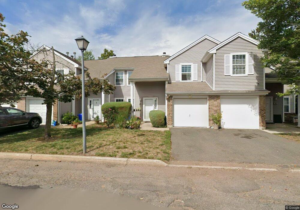 67 Renaissance Ln unit 70, New Brunswick, NJ 08901 - photo 1