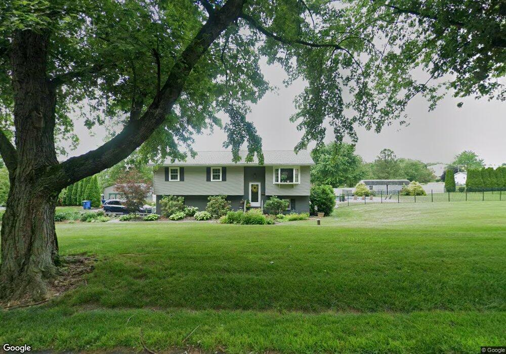 2421 Carriage Dr, Bath, PA 18014 - photo 1