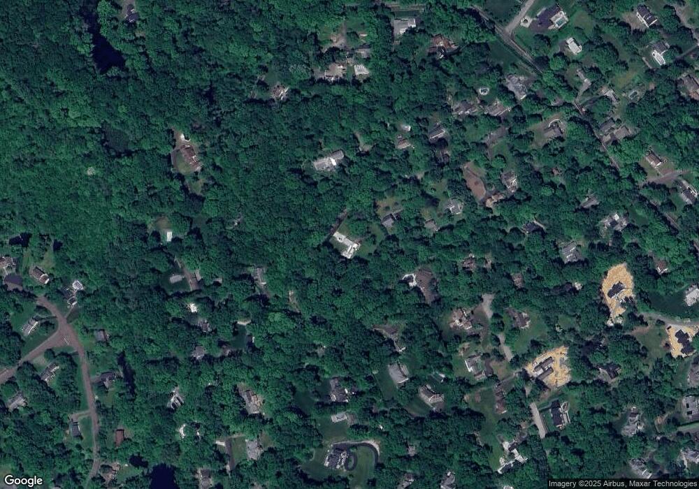 139 Pinewood Rd, Stamford, CT 06903 - photo 1