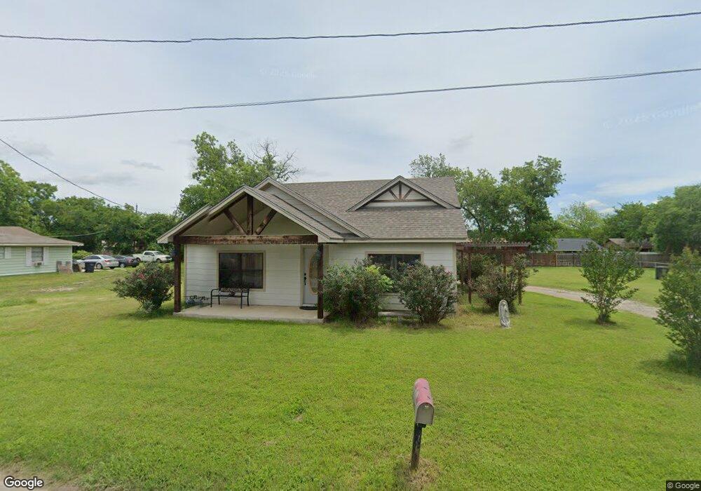 312 Chase Ave, Cleburne, TX 76031 - photo 1