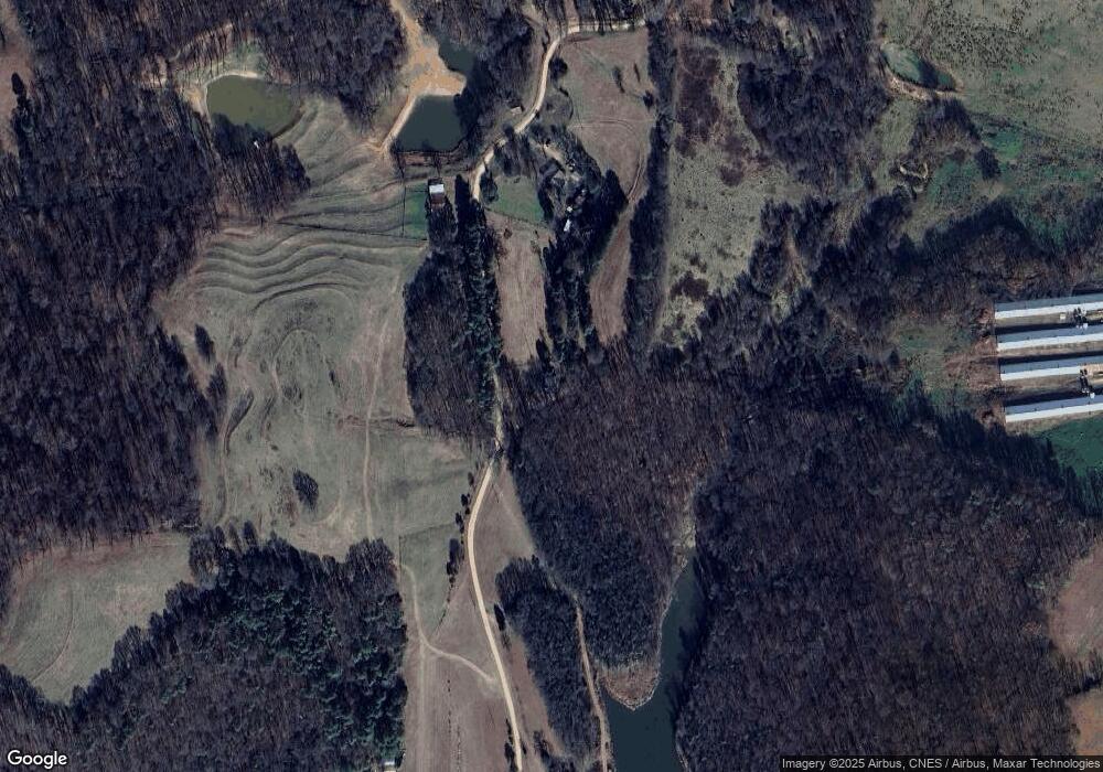 439 Cape Rd, Carnesville, GA 30521 - photo 1