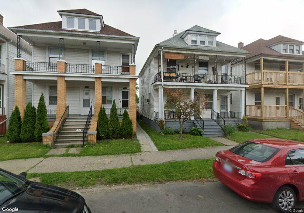 9547 Charest St, HamtraMcK, MI 48212 - photo 1