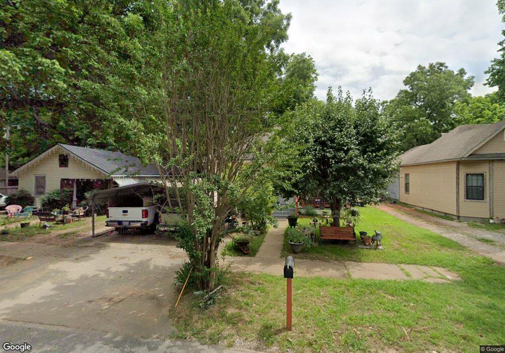 512 W Day St, Denison, TX 75020 - photo 1