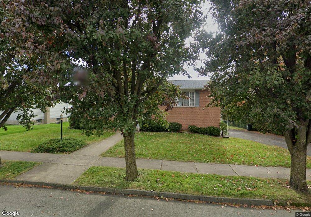 208 Swinnick Dr unit L224, Dunmore, PA 18512 - photo 1