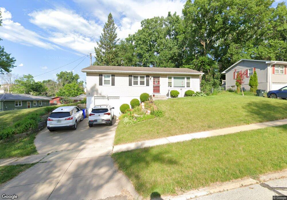1425 36th St SE, Cedar Rapids, IA 52403 - photo 1