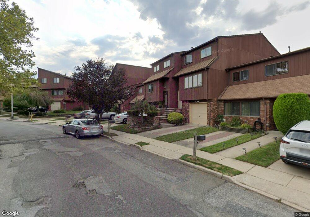 52 Stonegate Dr unit 304, Staten Island, NY 10304 - photo 1