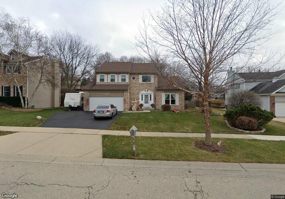 411 Old Oak Cir, Algonquin, IL 60102 - photo 1
