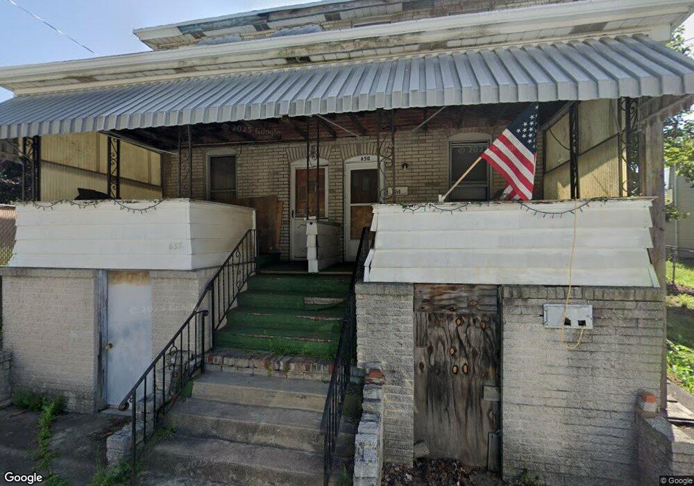 652 N Manhattan Ct, Hazleton, PA 18201 - photo 1