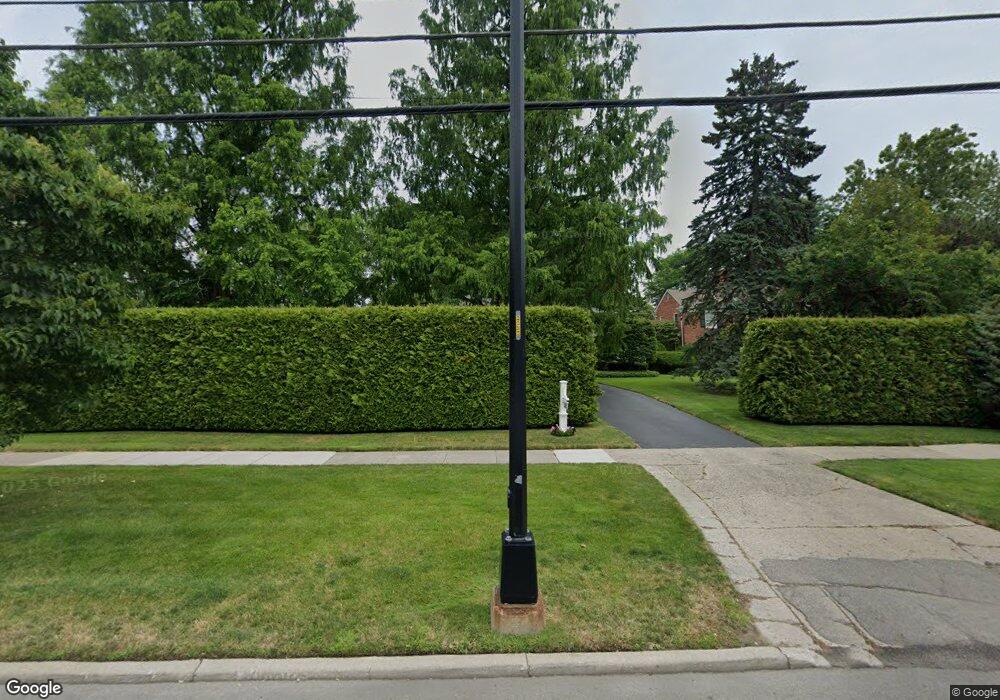 320 Moross Rd, Grosse Pointe Farms, MI 48236 - photo 1