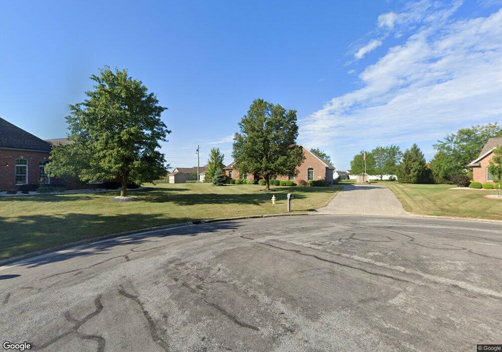 571 Gardenview Cir, Lima, OH 45801 - photo 1