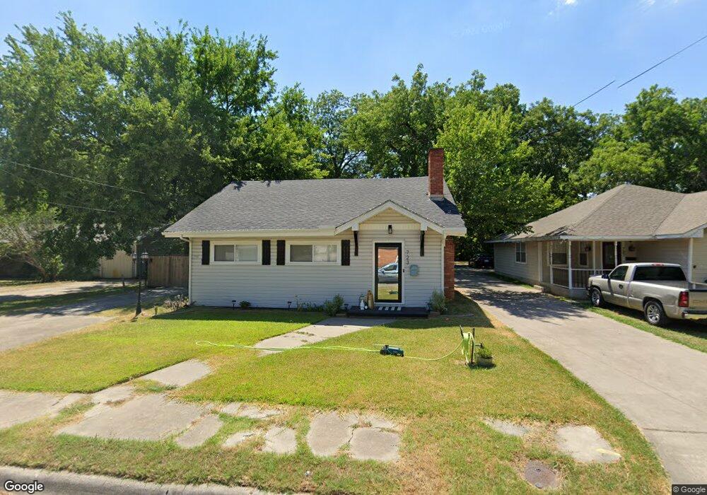 723 S Dixon St, Gainesville, TX 76240 - photo 1