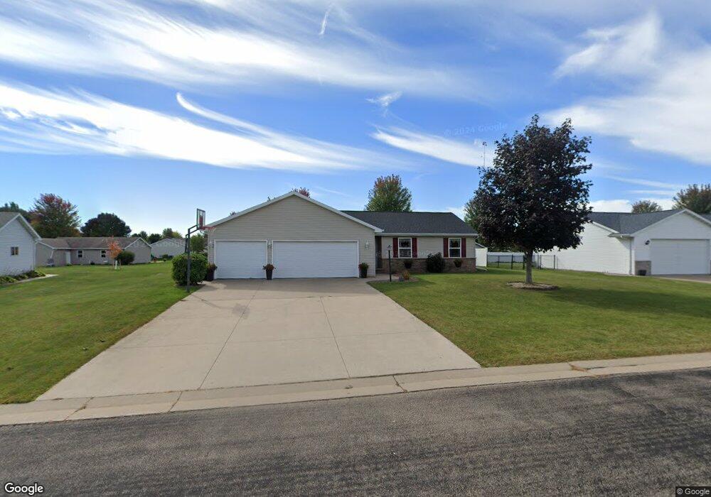 W5355 Gable Dr, Appleton, WI 54915 - photo 1