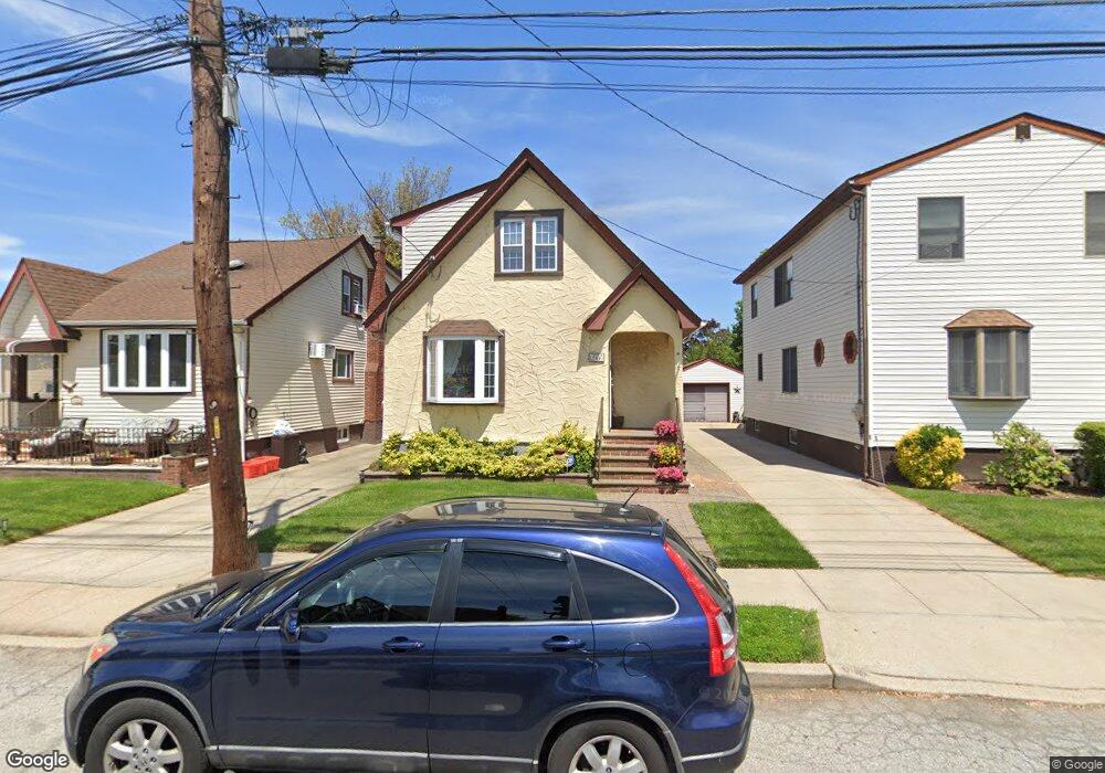 966 Gabriel Ave, Franklin Square, NY 11010 - photo 1