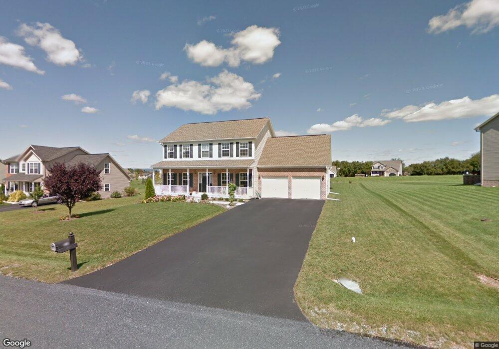 539 Franklin Square Dr, Chambersburg, PA 17201 - photo 1