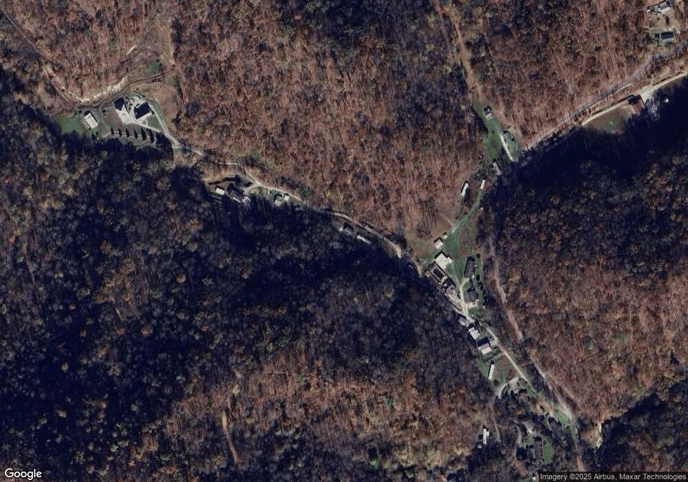 253 Boge Browning Rd, Logan, WV 25601 - photo 1