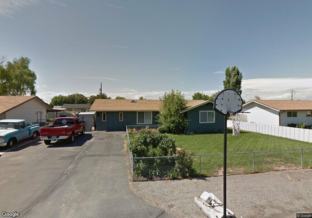 206 Lilac Ln, Moxee, WA 98936 - photo 1