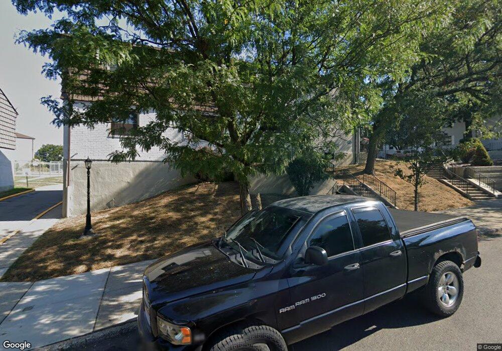 67-45 136 St unit B, Kew Garden Hills, NY 11367 - photo 1