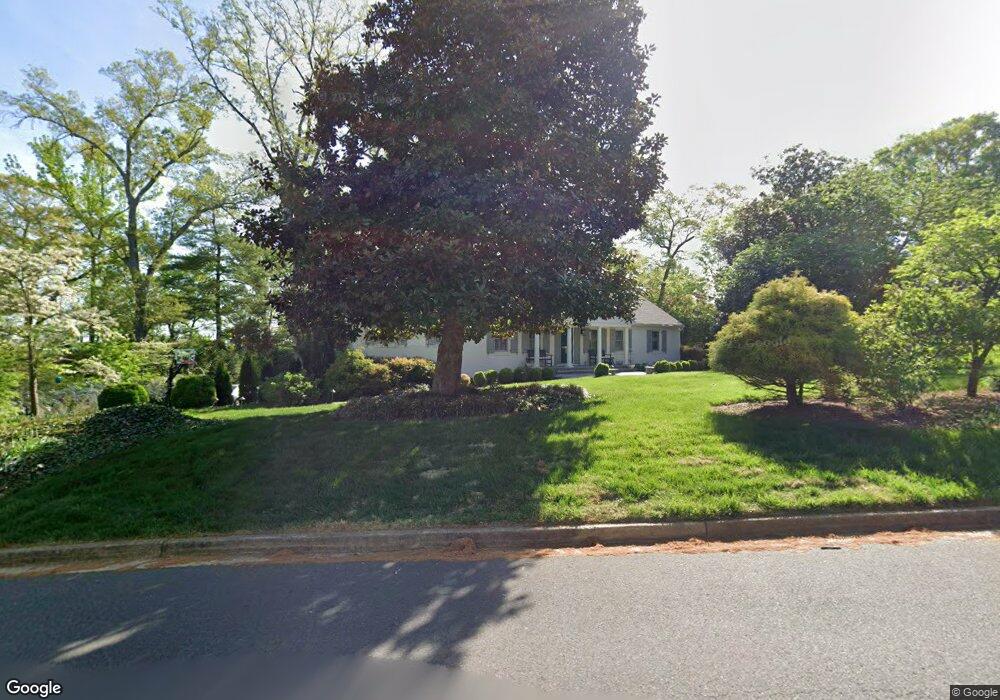 7105 Marine Dr, Alexandria, VA 22307 - photo 1