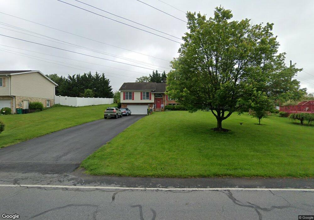 1340 Hollywell Ave, Chambersburg, PA 17201 - photo 1